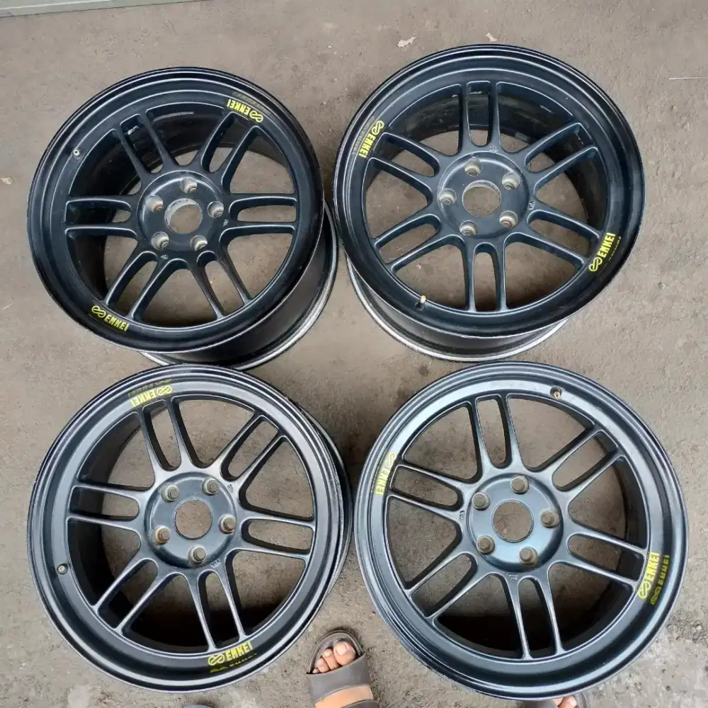 Velg Enkei rpf1 ring 18 lebar 8,5-9,5 pcd 5x114,3 ET 40 Innova crv