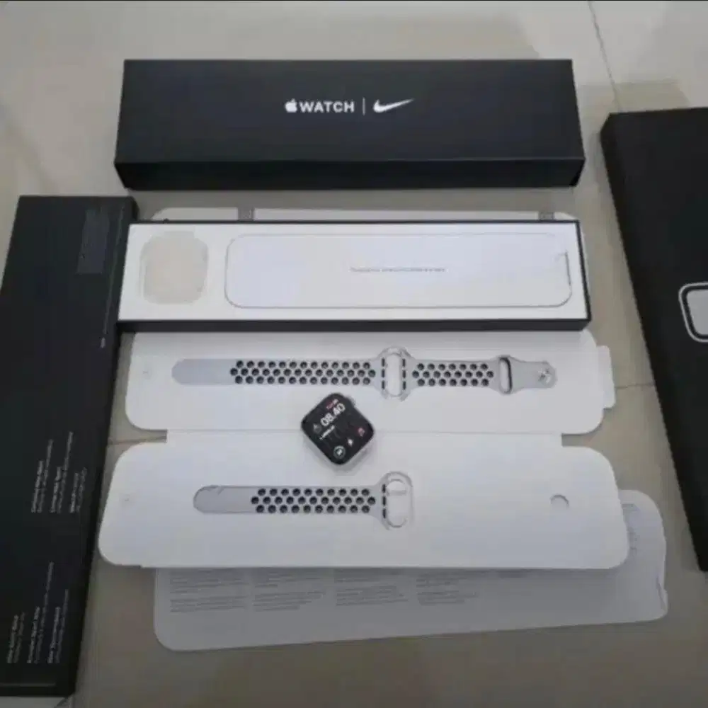 FS APPLE WATCH / IWATCH SE GEN 1 40 MM NIKE SILVER EX IBOX