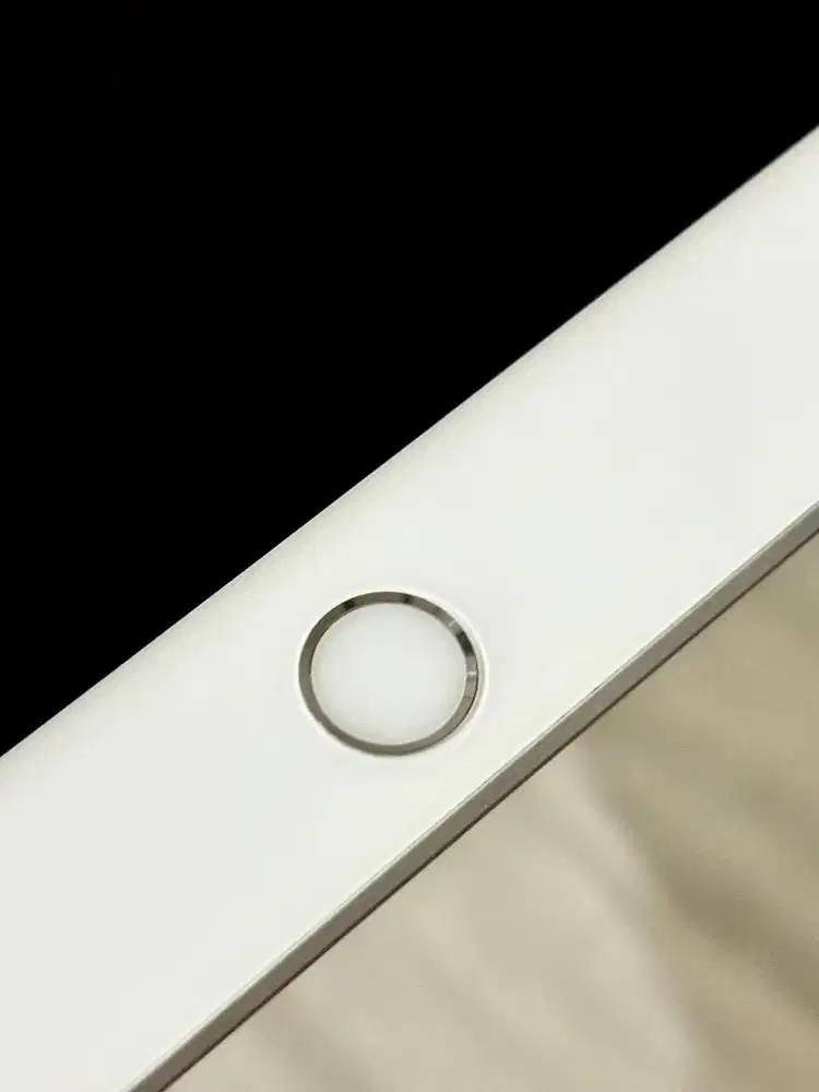 PRELOVED IPAD GEN 8 TH WIFI + CELLULER APPLE