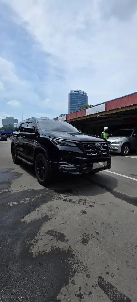 toyota Fortuner GR 2021 facelift velg hitam  # Dakkar