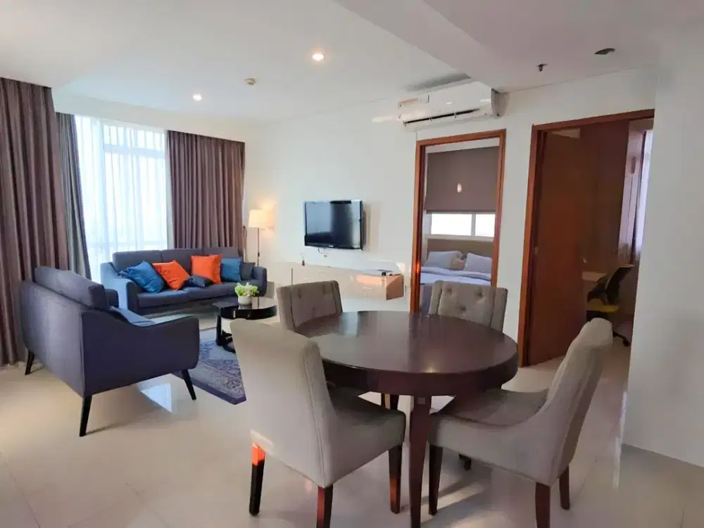 Hunian Nyaman dengan View City & Pool di Kuningan Place