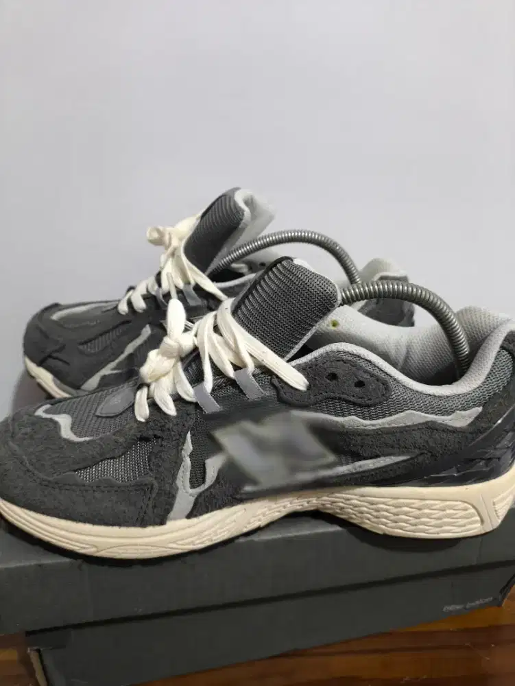 Sepatu nb abu 1960D size 44