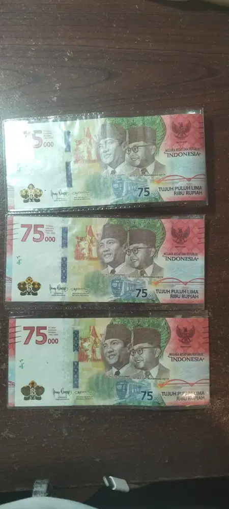 3 Lembar Uang kertas 75 rb