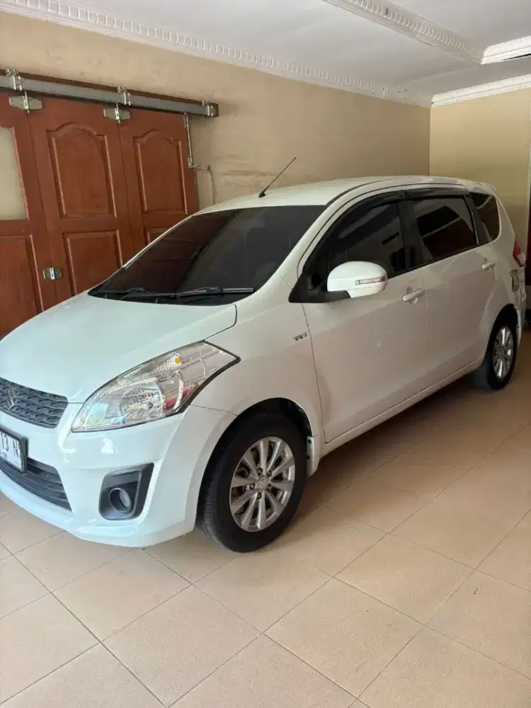 Satu tangan pertama dari baru