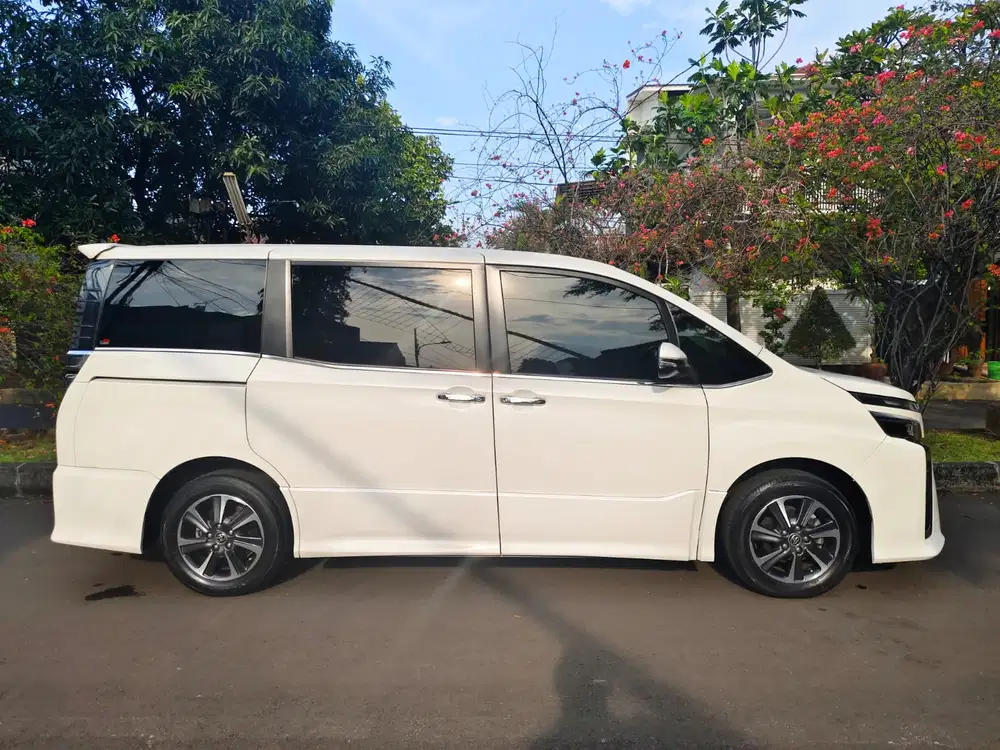 Toyota Voxy 2020 Bensin