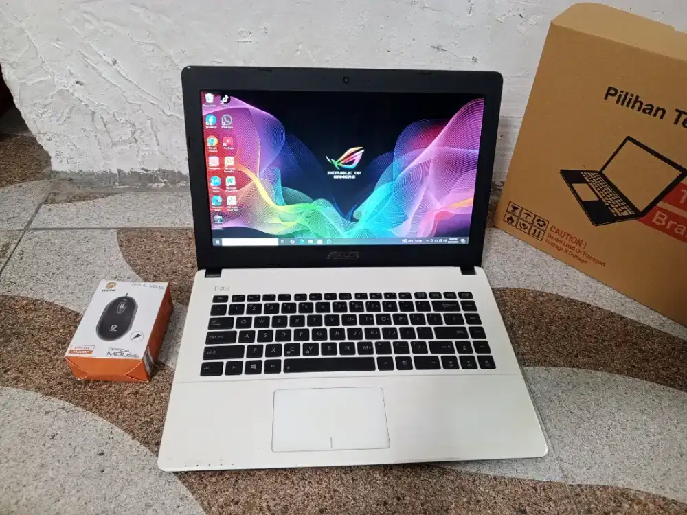 Di Jual Cepat Laptop Asus, ram 10 GB, SSD 128, normal
