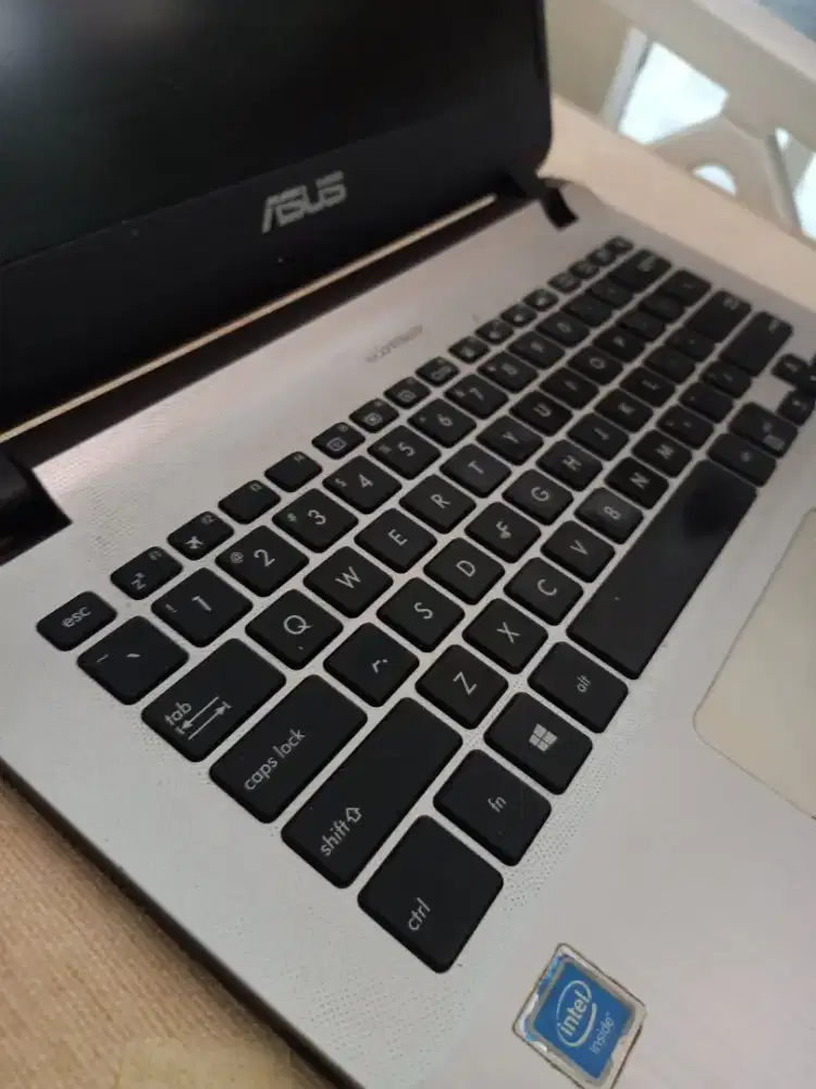 Laptop Asus Vivobook 14inch