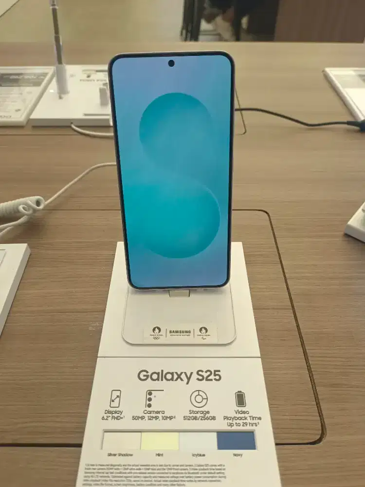 SAMSUNG S25 12/256GB