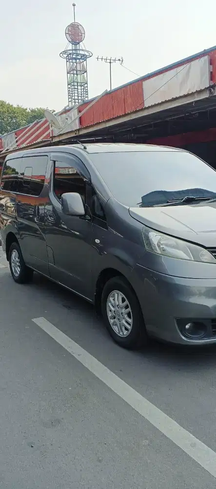 nissan EValia XV AT