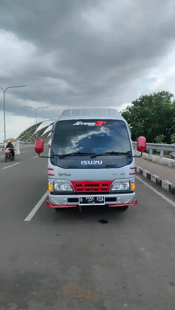 ISUZU ELF LONG 2017 KM LOW