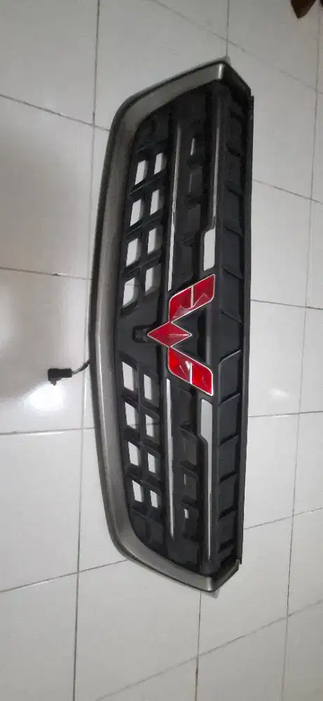 GRILL  WULING ALMAZ