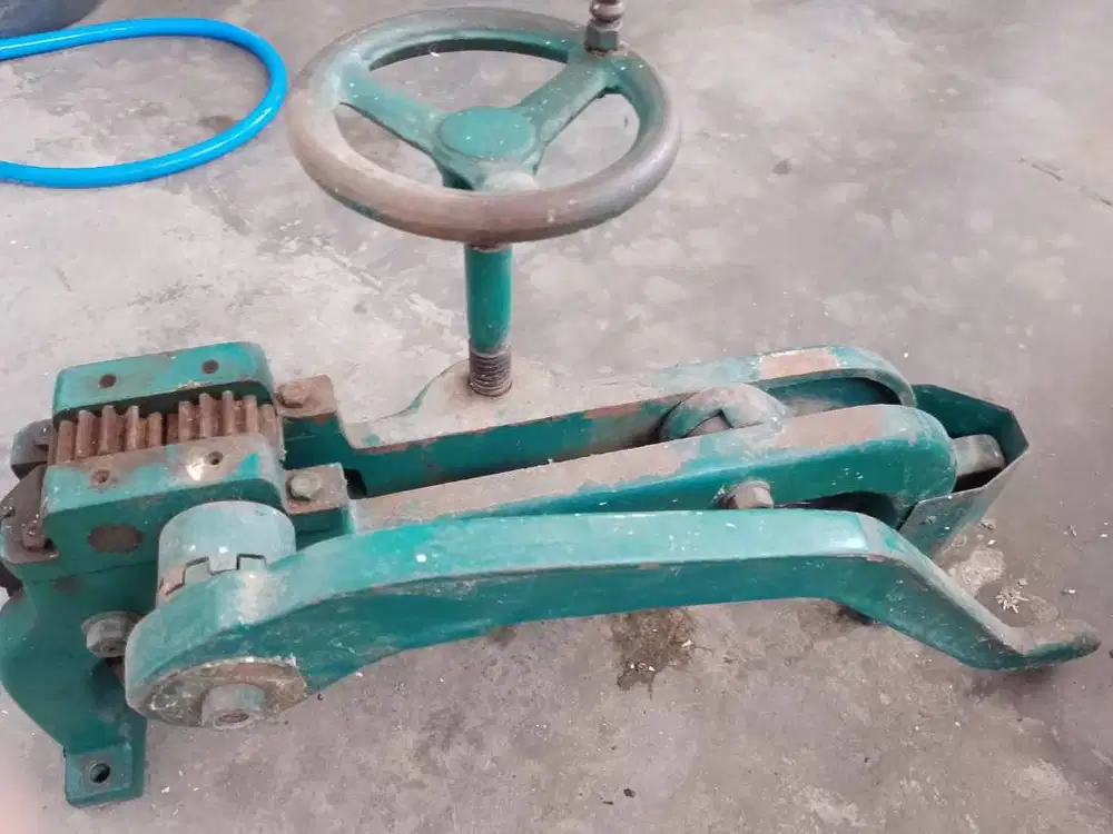 Mesin Pemotong Kertas ULTRA Bekas , Fungsi NORMAL tinggal pakai