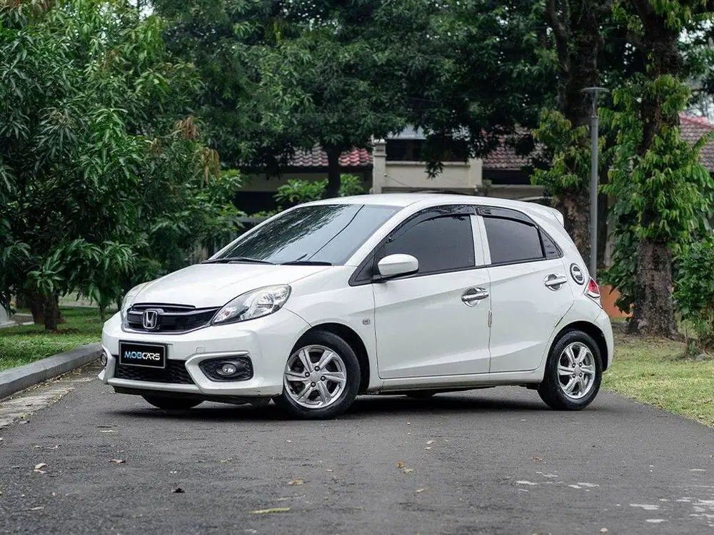 CASH TERMURAH HONDA BRIO 1.2 E MANUAL 2016 PUTIH MOBCARS