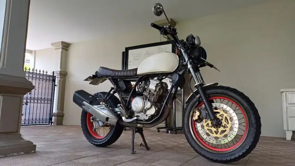 Yamaha Scorpio Custom