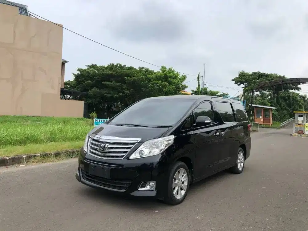 Toyota Alphard 3.0 2013