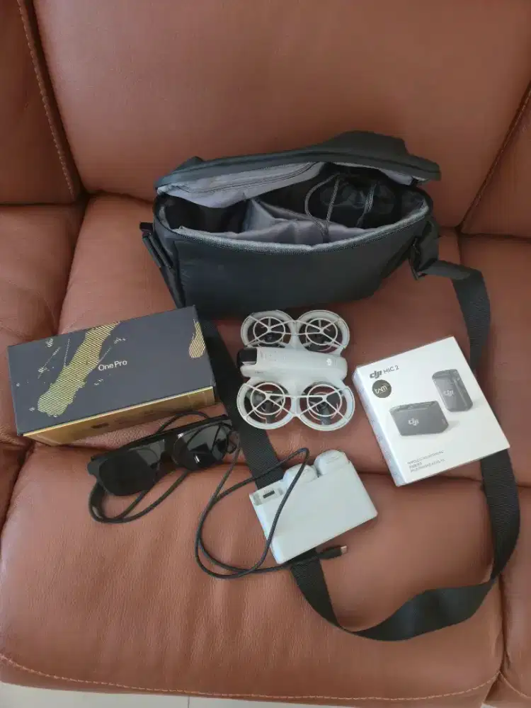 XREAL One Pro Smart Glasses 99.9% Mulus Fullset Resmi Masih Bergaransi