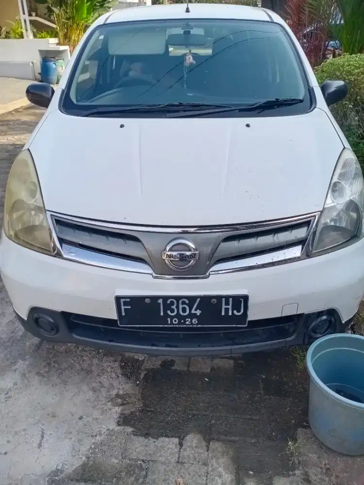 cuci poles lampu mobil