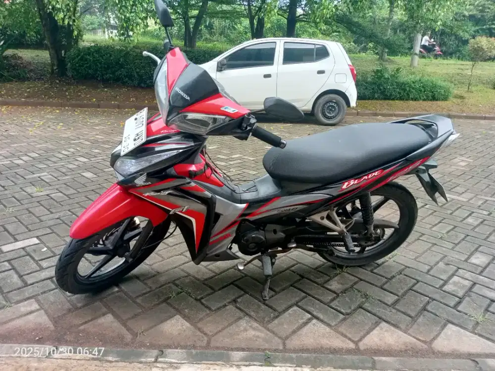 Honda Blade 125cc Fi th.2015, pajak baru, lengkap, mulus istimewa