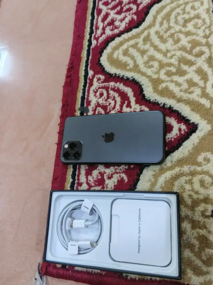 Iphone 11 pro 256gb selma ini masih baru