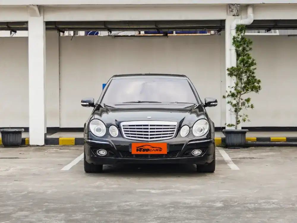 MERCEDEZ E280 TAHUN 2008 HITAM