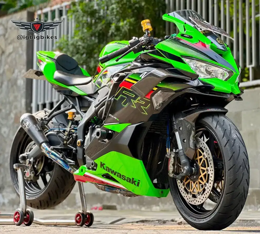 Kawasaki Zx4RR striping England Race 2023
