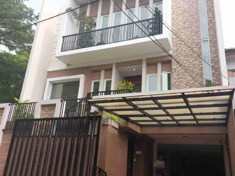 Rumah Cantik Split Level di Gading Griya Lestari, Jakarta Utara Harga Bisa Nego