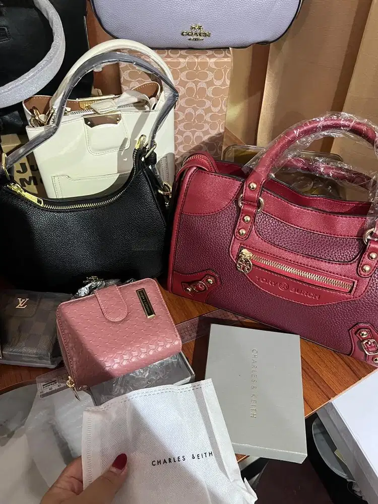 HOST LIVE FREELANCE 6 JAM TAS WANITA CURUG ARYANA PENGALAMAN