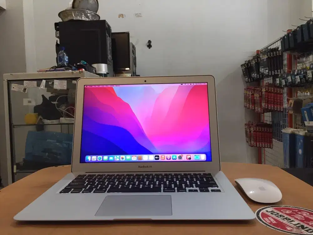 Macbook Air 13 2017 Core i5 Ram 8Gb SSD 256GB, mouse apple Mulus