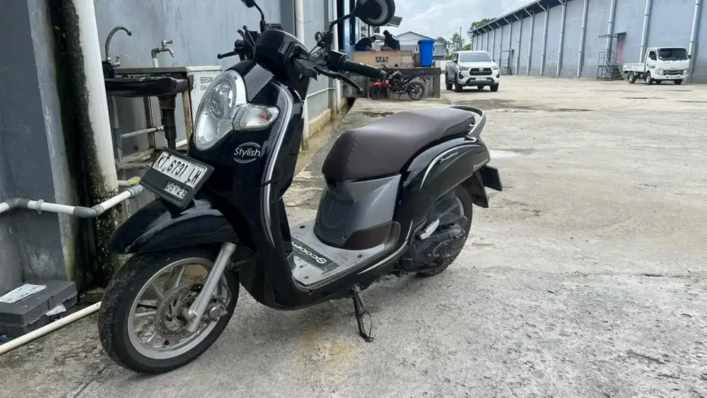 Honda Scoopy 2018 warna hitam
