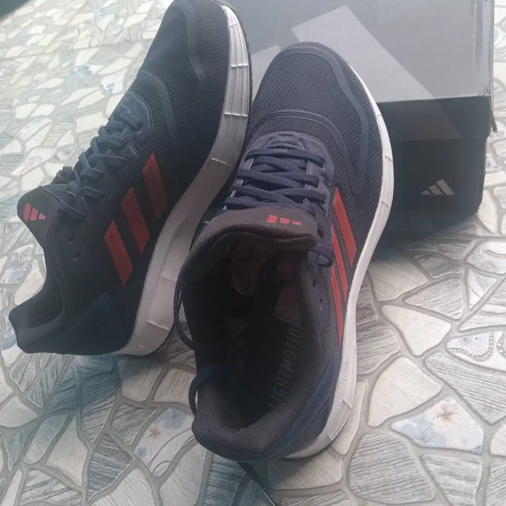 Adidas duramo 10 autenthic uk 44 full set logo emboss