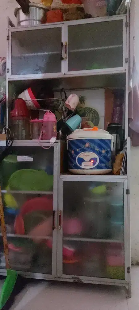 RAK PIRING ALUMUNIUM PINTU KACA