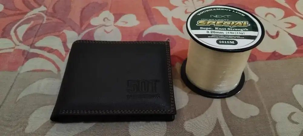 Senar Pancing Bonus Dompet Pria Kondisi Baru