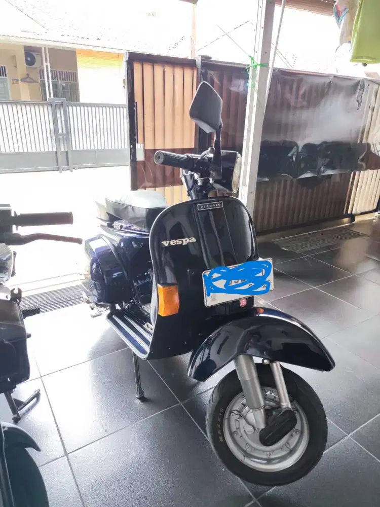 Vespa P150S baru selesai restorasi