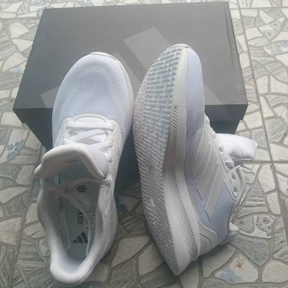 Adidas runfalcon5 uk 42 unisex