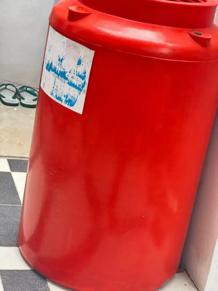 Toren Air 300 Liter Warna Orange — Mulus & Siap Pakai!