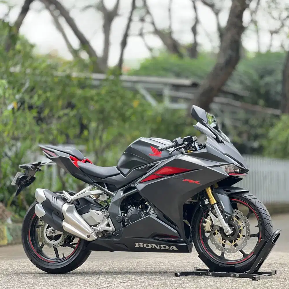 HONDA CBR250RR ABS BLACK 2017 KM 1K PAJAK PANJANG KAYAK BARU