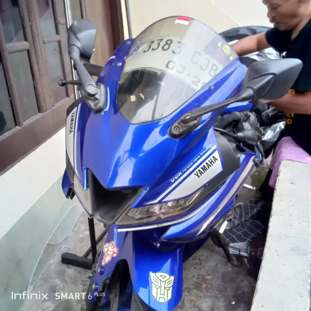 YAMAHA R15 sport