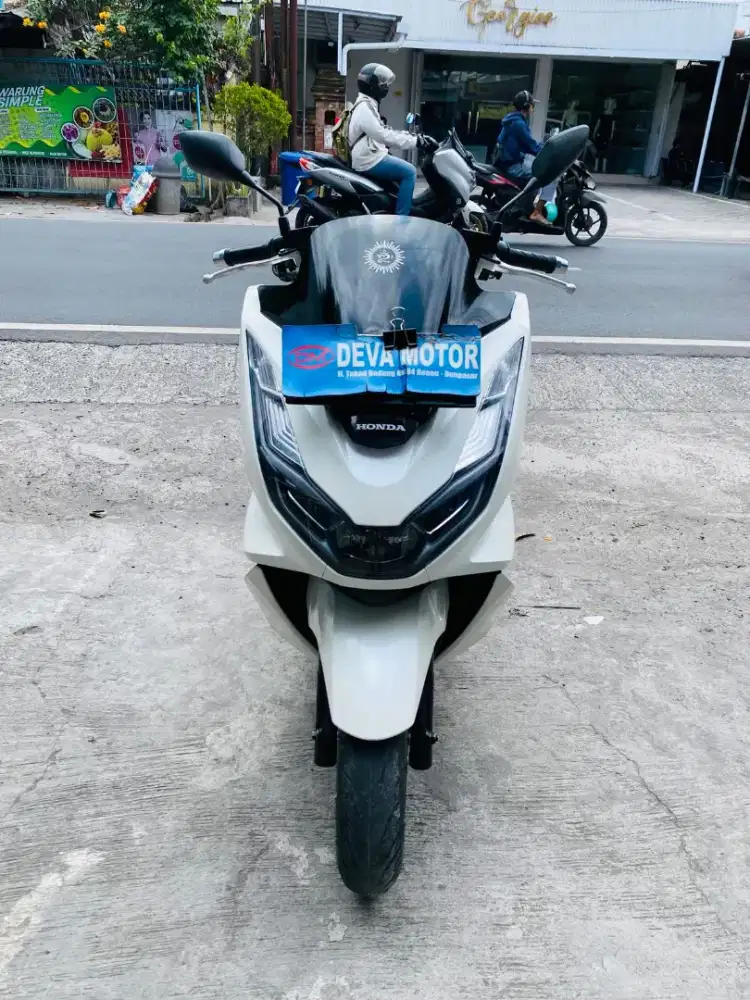 PCX 160 putih DP 1 juta Deva motor
