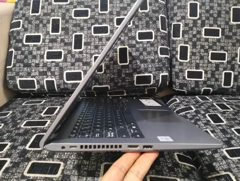 Asus x509 slim narrow core i5 GEN10 RAM 8 SSD 256/siap kerja