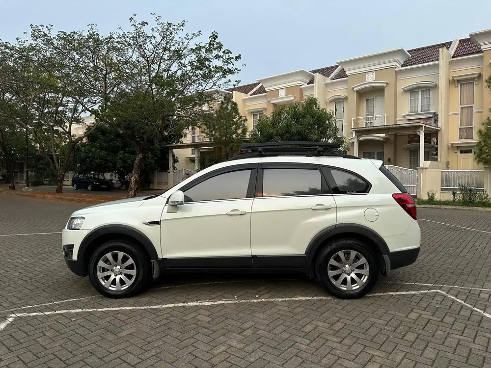 DIJUAL CHEVROLET CAPTIVA 2.0 AT DIESEL FL TH 2011