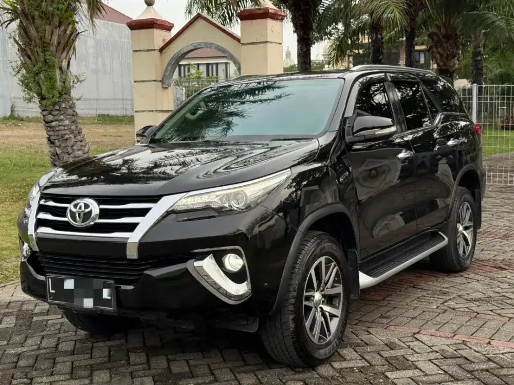 Toyota Fortuner VRZ 2016 Matic Hitam Terawat