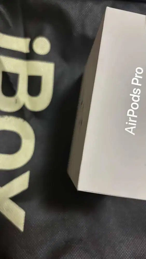 URGENTLY NEEDED FOR SALE AIRPODS!!!