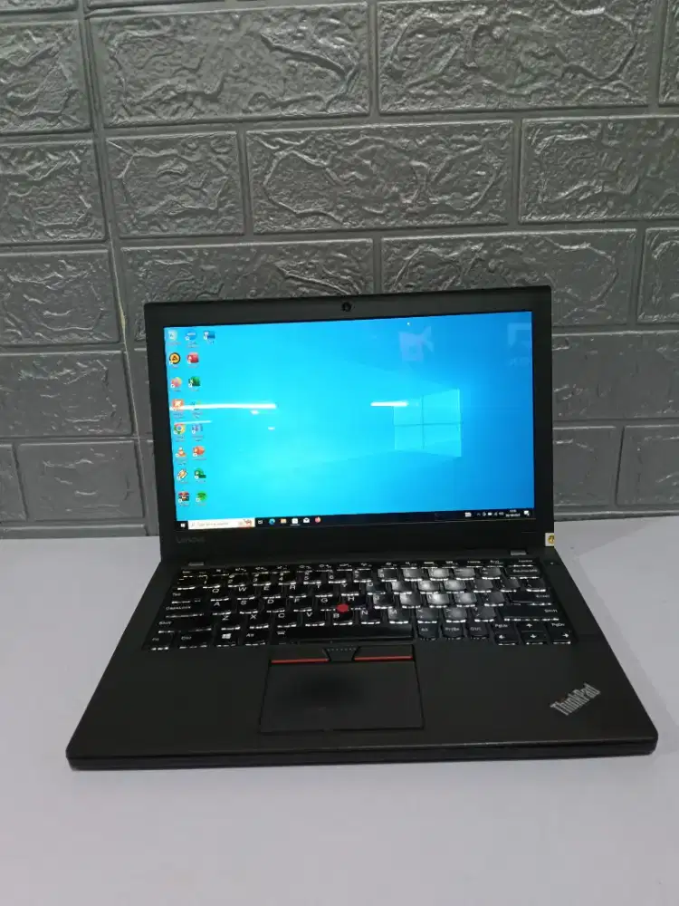 Lenovo Thinkpad x260 Intel core i5 Gen 6 ram 8gb SSD 128gb