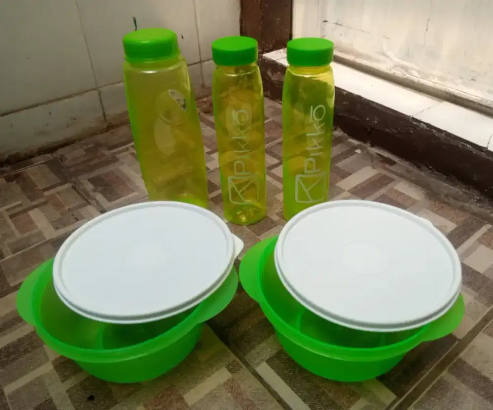 PRELOVED 5 PCS TEMPAT MAKAN & TEMPAT MINUM PLASTIK