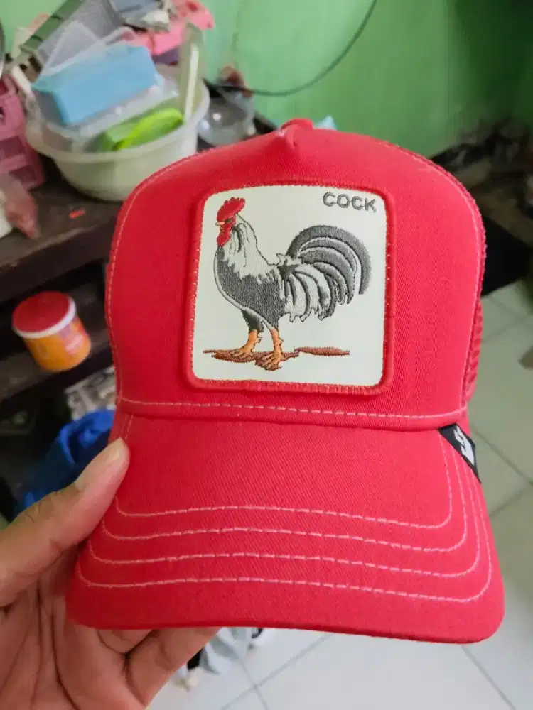 topi goorin cock merah