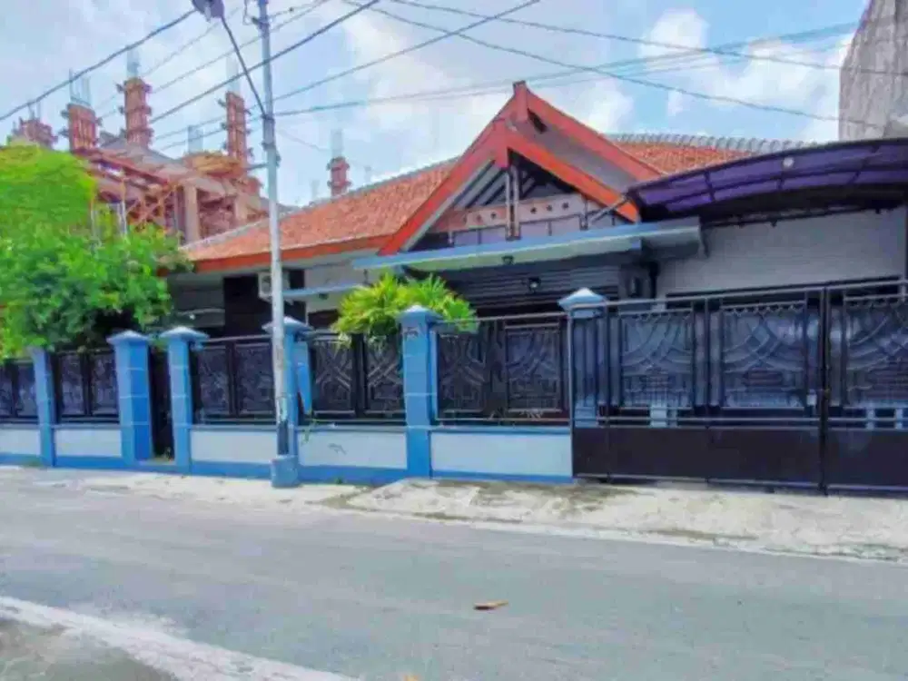 rumah mewah tengah kota lokasi manahan solo stadion manahan luas 292m²