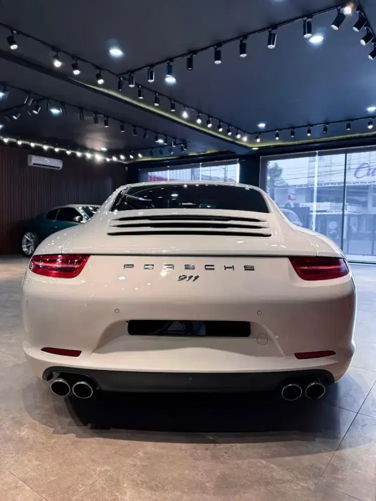 Porsche 911 3.4L LIKE NEW! Low odo 9k KM