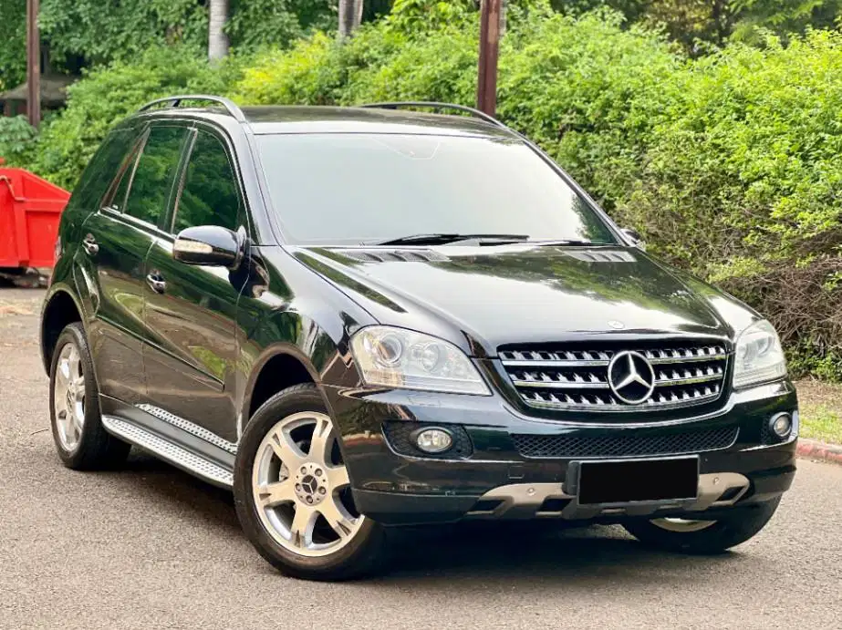 Mercedes Benz ML 350, Hitam Metalik 2008 Full Ori No Genap 157 Juta