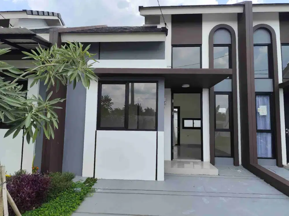 Di jual rumah siap huni dekat stasiun kereta dan exit tol