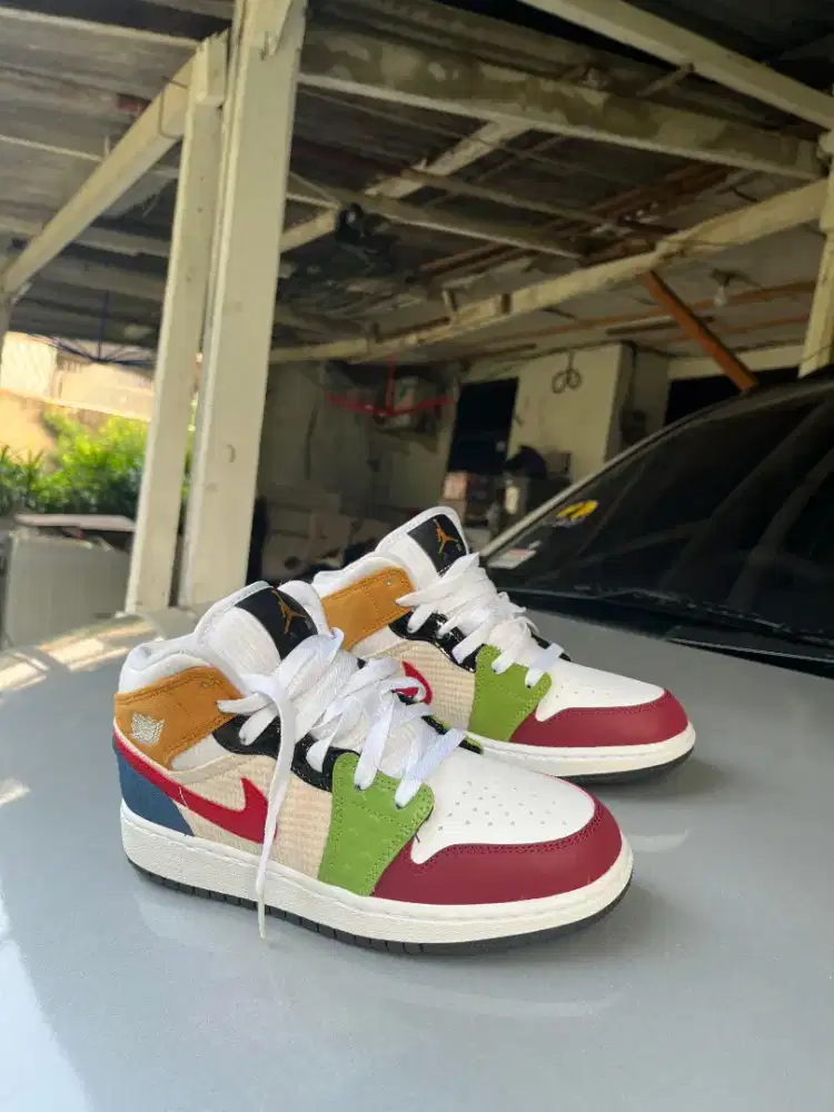 AIR JORDAN 1 MID SE GS